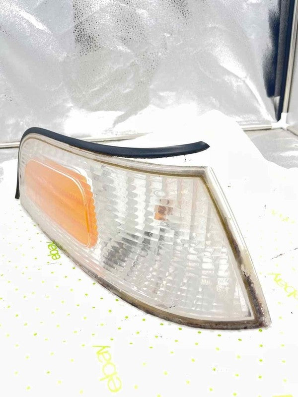 1998-2011 FORD CROWN VICTORIA Headlamp Assembly Right passenger side