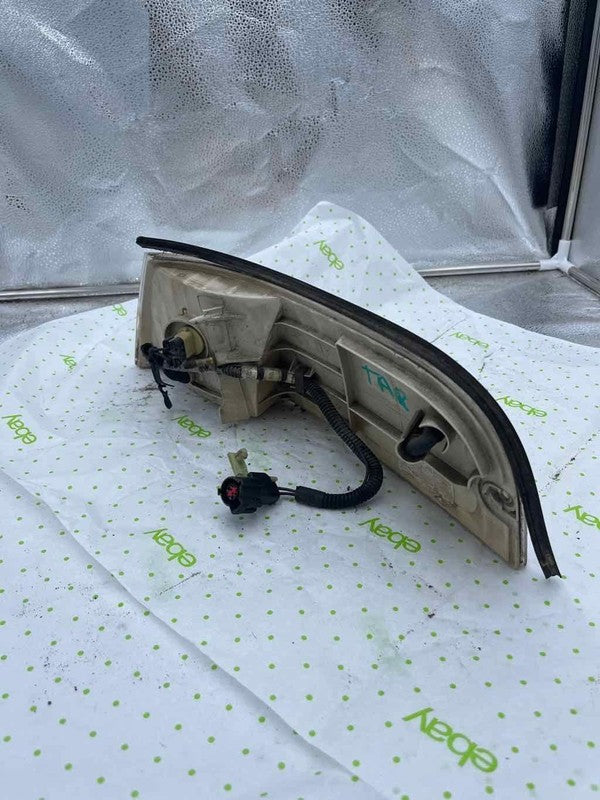 1998-2011 FORD CROWN VICTORIA Headlamp Assembly Right passenger side