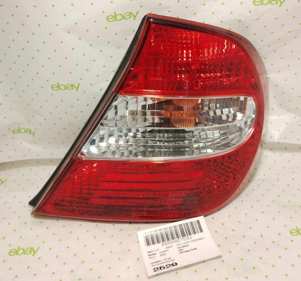 02 03 04 TOYOTA CAMRY Tail Light Assembly Right