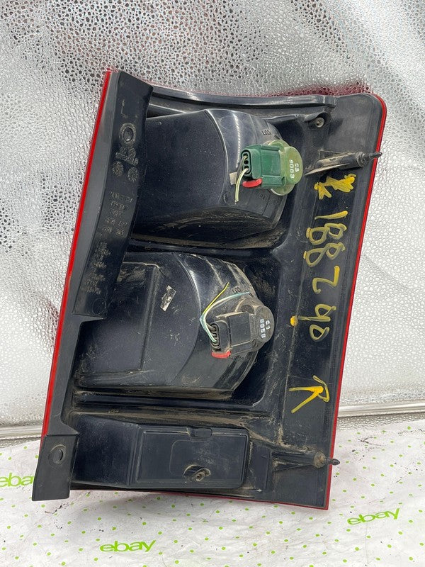 08 09 10 DODGE CARAVAN Tail Light Assembly Right passenger side