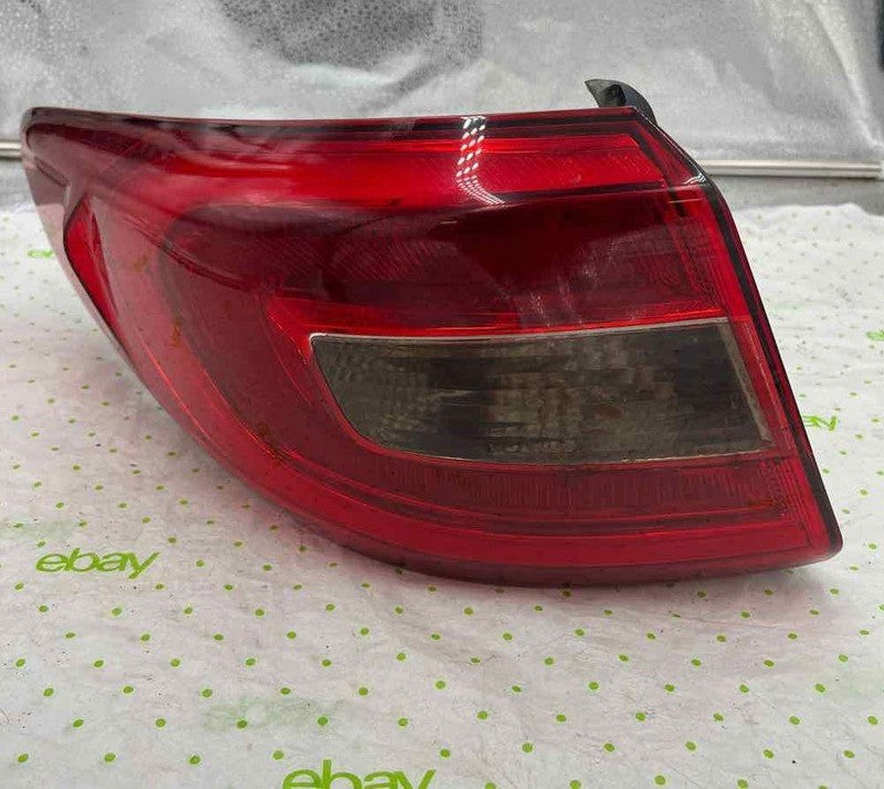 15 16 17 HYUNDAI SONATA Tail Light Assembly Left