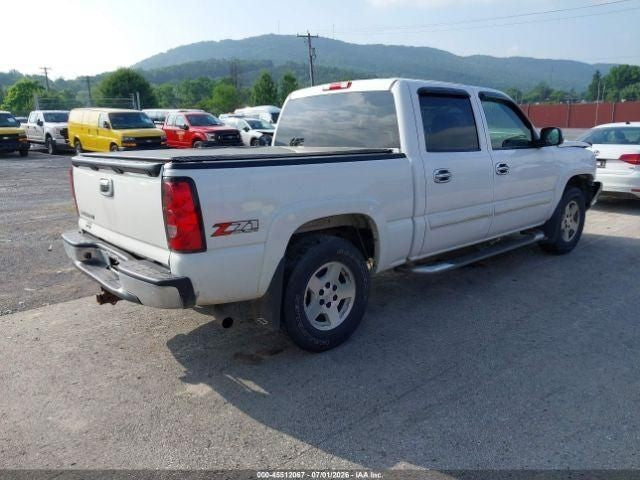 2006-2007  Chevy Silverado 1500 2500 Pickup Engine Fuse Box