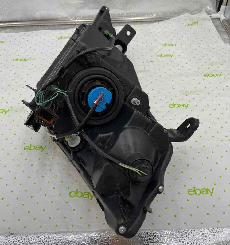 03 04 05 06 07 NISSAN MURANO Headlamp Assembly Right passeger side