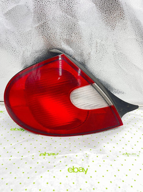 00 01 02 DODGE NEON Tail Light Assembly Left driver side