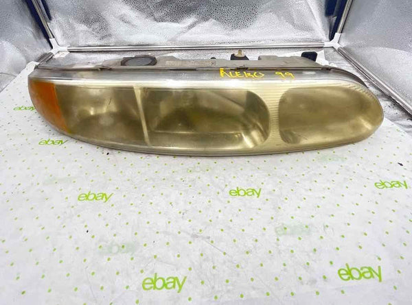 99 00 01 02 03 04 OLDS ALERO Headlamp Assembly Right passenger side