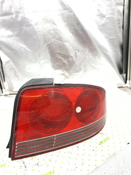 02 03 04 05 HYUNDAI SONATA Tail Light Assembly Right passenger side