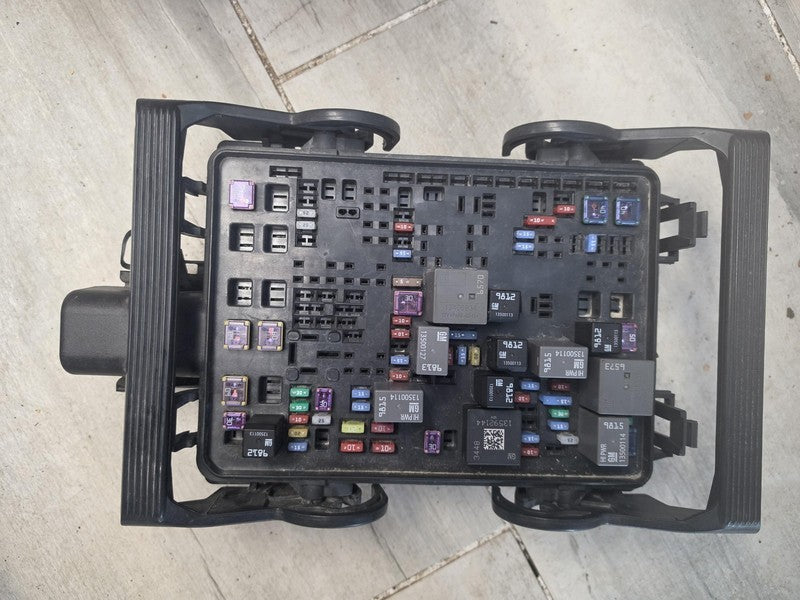 Engine Fuse Box CHEVY SILVERADO 2500 15 16 17 18 19