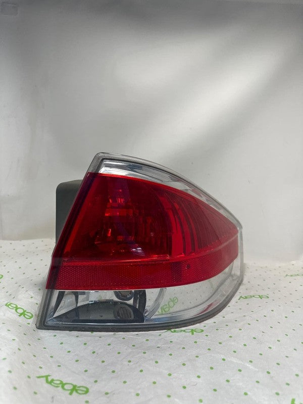 08 09 10 11 FORD FOCUS Tail Light Assembly Right