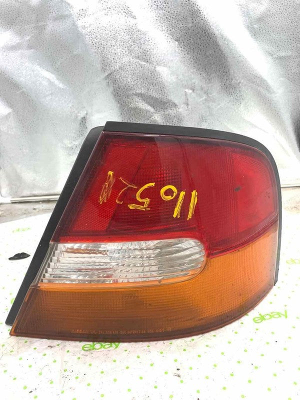 99 NISSAN ALTIMA Tail Light Assembly Right passenger side