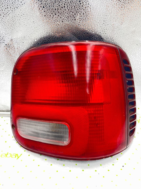 88 89 90 91 92 93 94 95 96 97 98 99 GMC PICKUP 1500 Tail Light Assembl