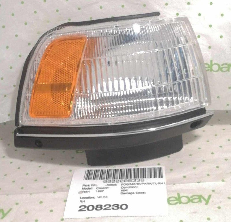 97 98 99 TOYOTA CAMRY Fog/mark/park/turn Light/lamp Right