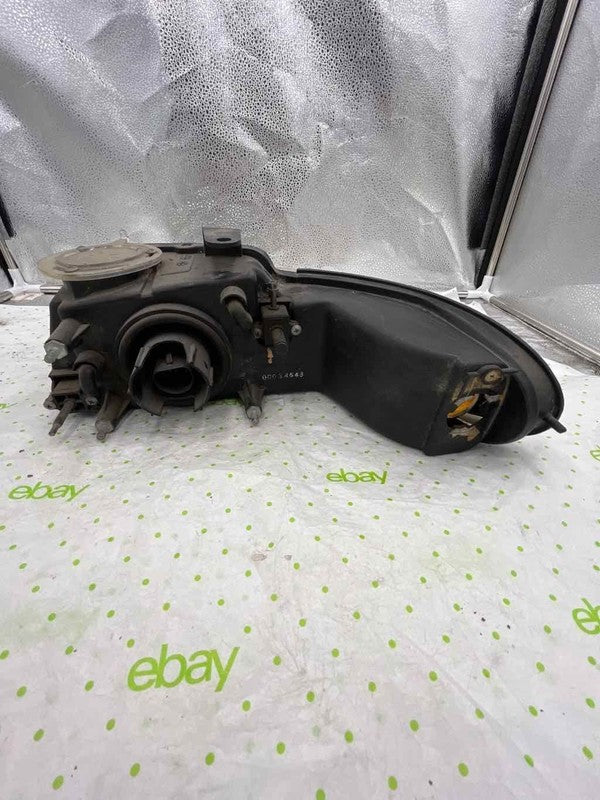 96 97 98 99 00 DODGE CARAVAN Headlamp Assembly Right