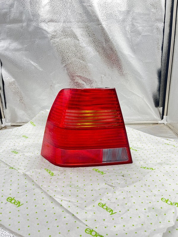 99 00 01 02 03 JETTA EXCEPT GLI Tail Light Assembly Left driver side