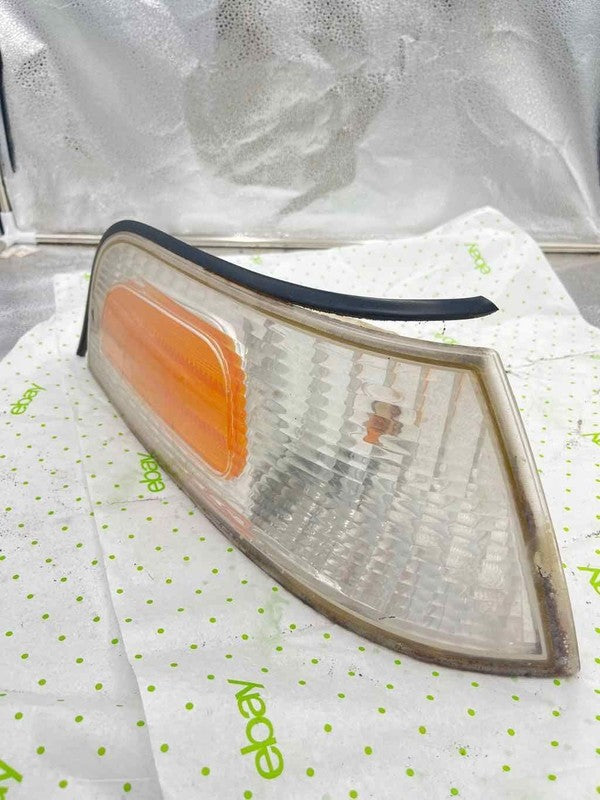 1998-2011 FORD CROWN VICTORIA Headlamp Assembly Right passenger side