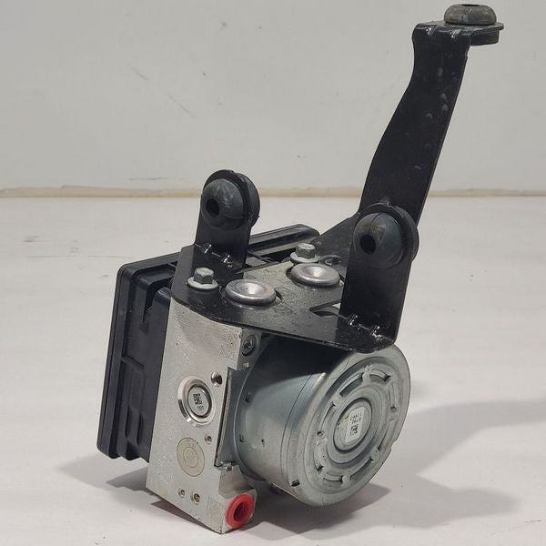 2016-2018 Ford Focus ABS Anti-Lock Brake Pump Module Assembly