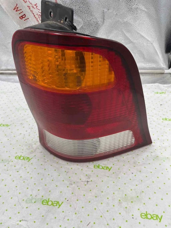 99 00 01 02 03 FORD WINDSTAR Tail Light Assembly Right passenger side