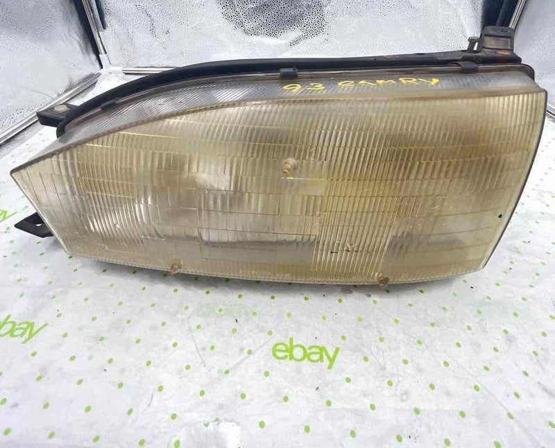 92 93 94 TOYOTA CAMRY Headlamp Assembly Left