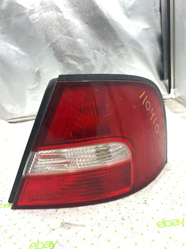 00 01 NISSAN ALTIMA Tail Light Assembly Right passenger side