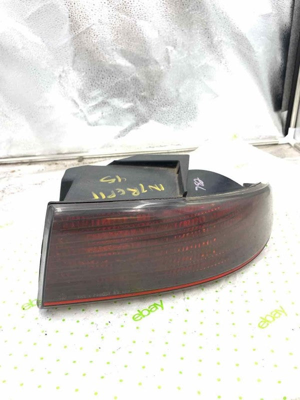 93 94 95 96 97 DODGE INTREPID Tail Light Assembly Right passenger side