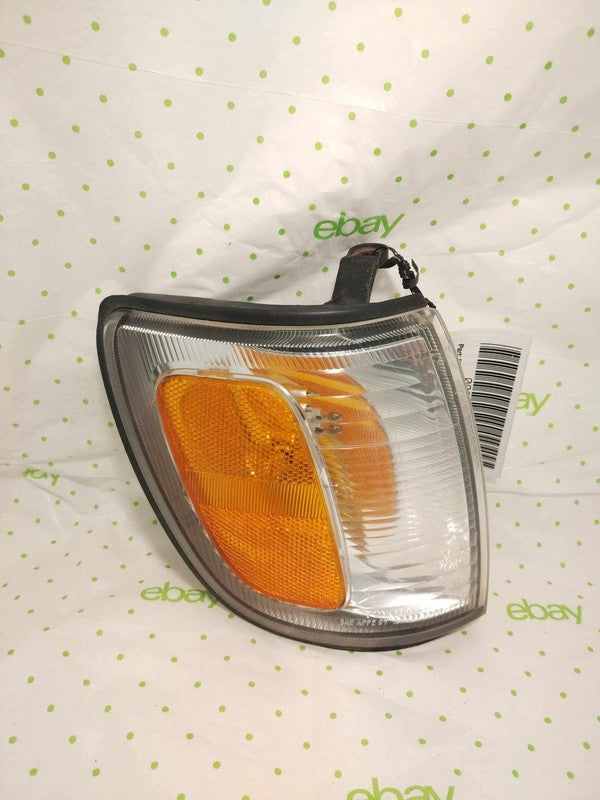 99 00 01 02 TOYOTA 4RUNNER Fog/mark/park/turn Light/lamp Right.  Origi