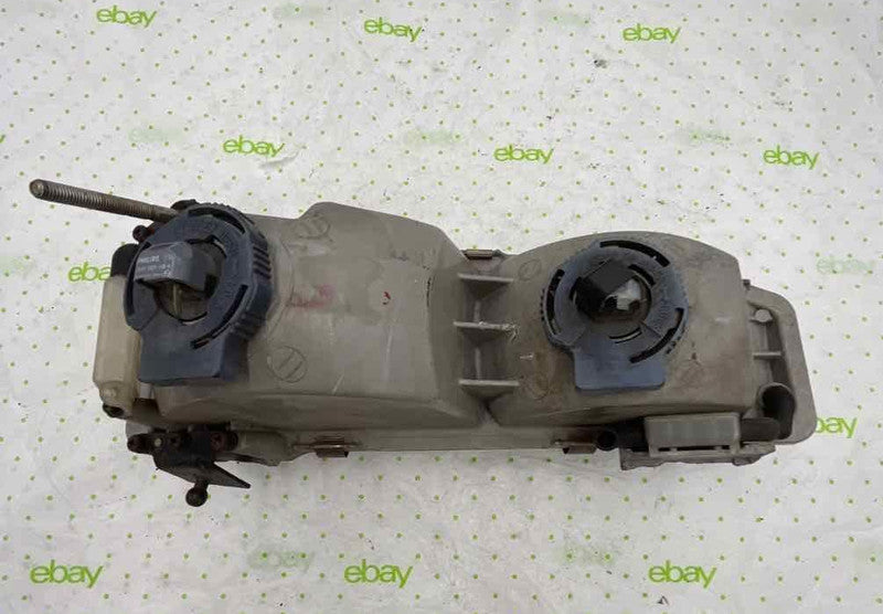 91 92 PONTIAC FIREBIRD Headlamp Assembly Right passenger side
