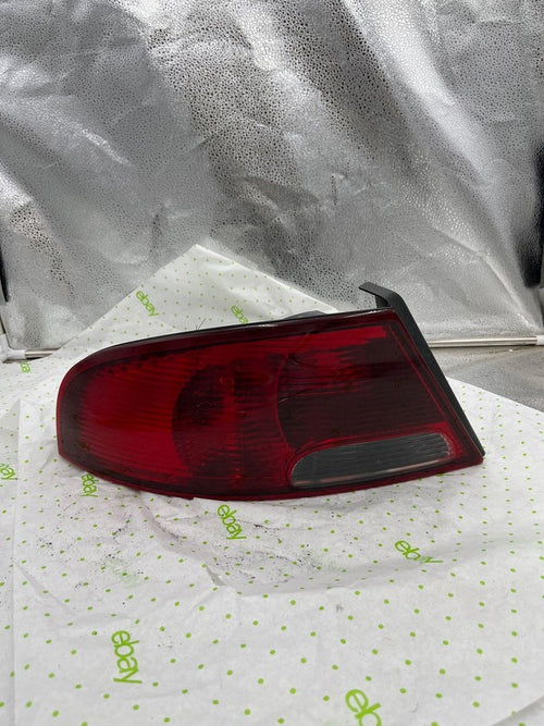 01 02 03 04 05 06 DODGE STRATUS Tail Light Assembly Left driver side