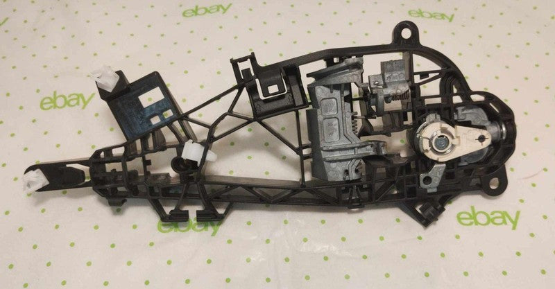 18 CHEVY CRUZE Door Lock Assembly