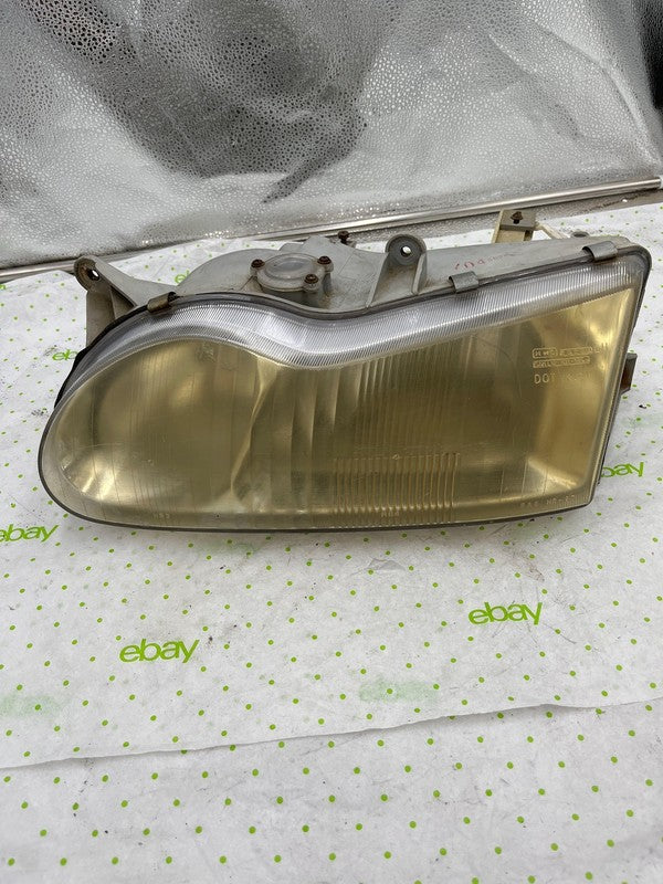 97 98 HYUNDAI SONATA Headlamp Assembly Left driver side