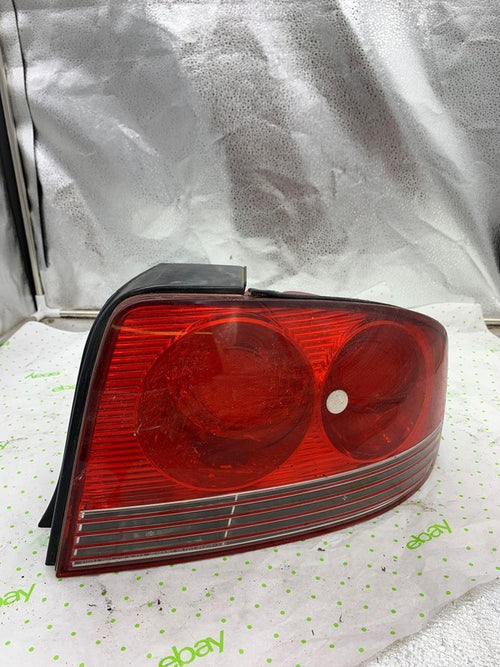 02 03 04 05 HYUNDAI SONATA Tail Light Assembly Right passenger side