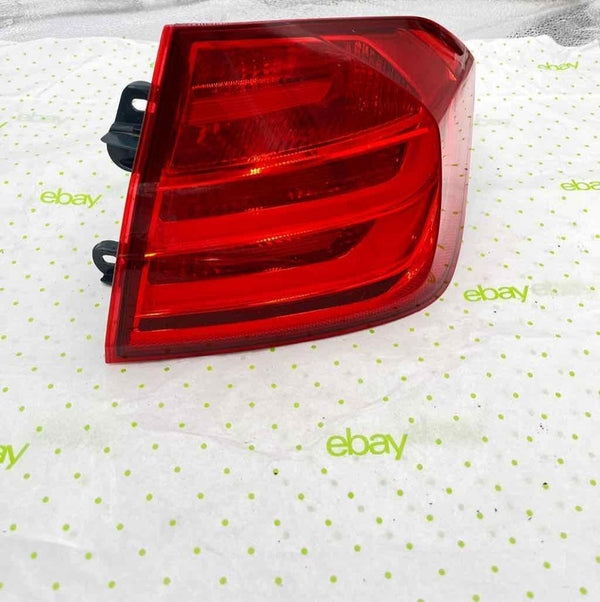 12 13 14 15 BMW 320 SERIES Tail Light Assembly Right passenger side