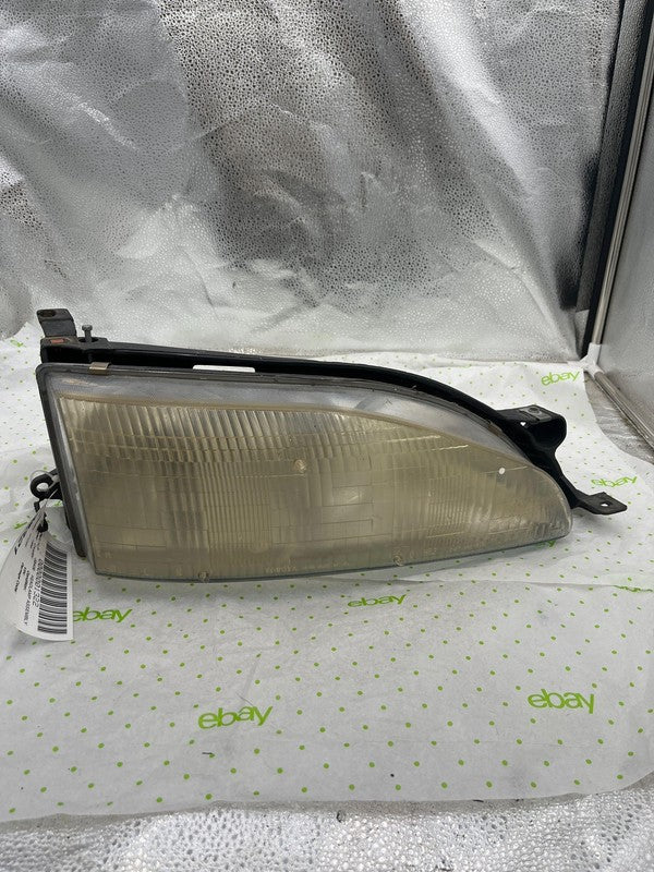 95 96 TOYOTA CAMRY Headlamp Assembly Right passenger side