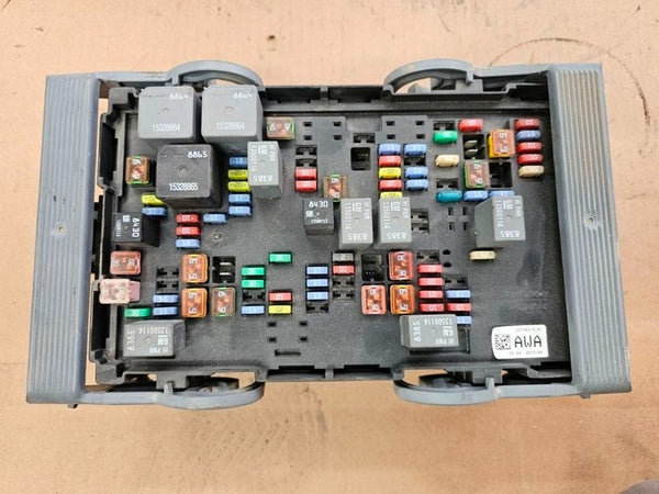 2010-2013 GMC Sierra Denali 1500 Pickup 6.2L Engine Fuse Box