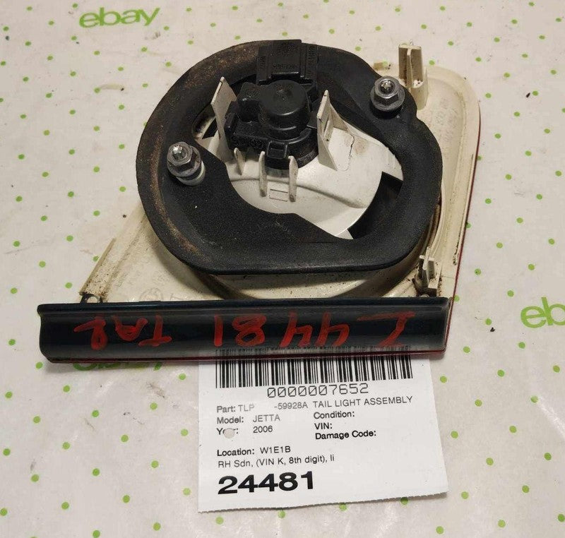 05 06 07 JETTA EXCEPT GLI Tail Light Assembly Right