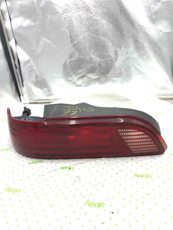 96 97 FORD TAURUS Tail Light Assembly Left driver side