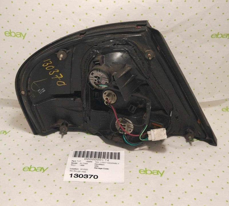 1998-1999 Nissan Altima Right Side Passenger Quarter Panel Mounted Tai