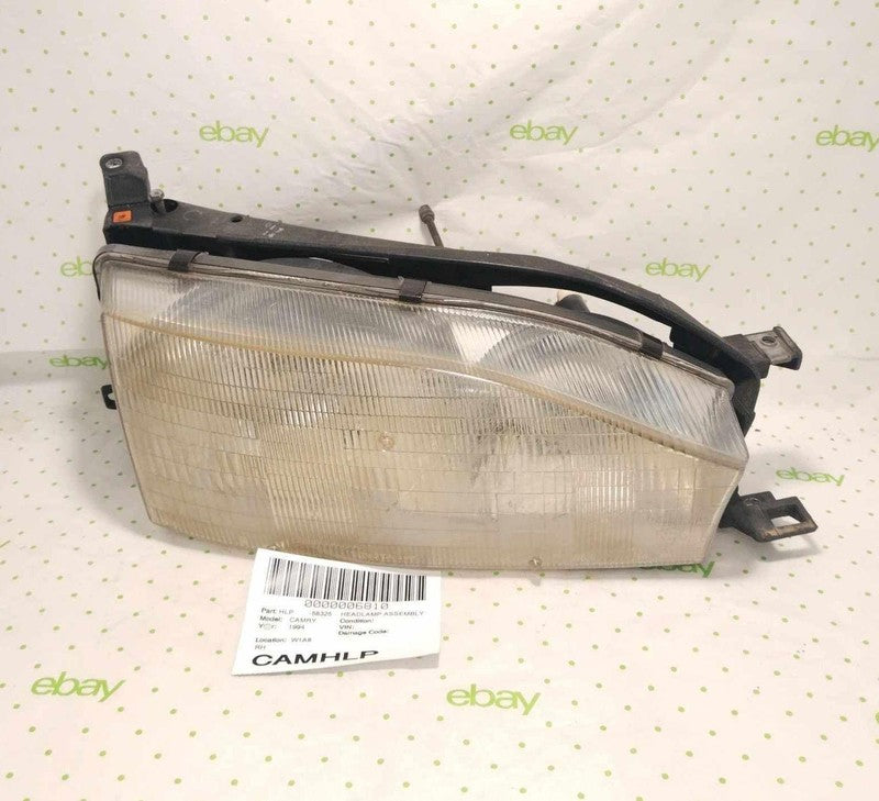 92 93 94 TOYOTA CAMRY Headlamp Assembly Right