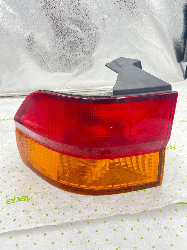 99 00 01 02 03 04 HONDA ODYSSEY Tail Light Assembly Left driver side