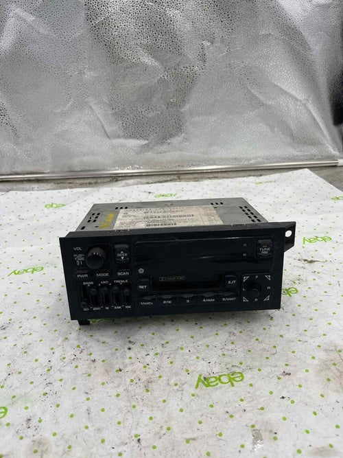 01 02 MAZDA 626 Radio