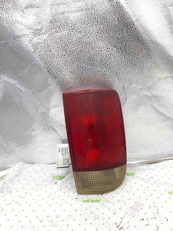 1995-2005 BLAZER S10/JIMMY S15 Tail Light Assembly Right passenger sid