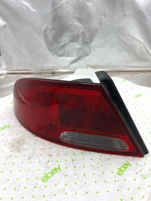 01 02 03 04 05 06 DODGE STRATUS Tail Light Assembly Left driver side