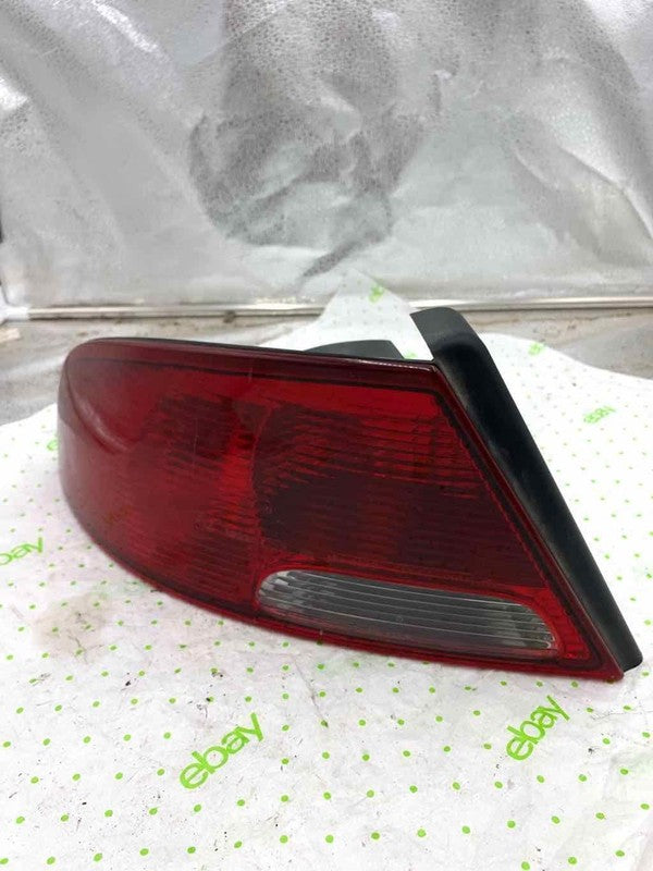 01 02 03 04 05 06 DODGE STRATUS Tail Light Assembly Left driver side