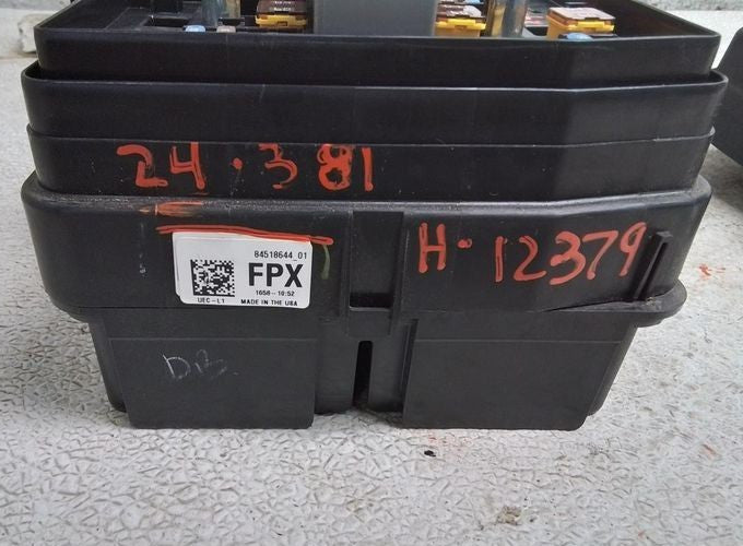 2019-2021 GMC Sierra 1500 Engine Fuse Box w/Automatic Engine Stop and 