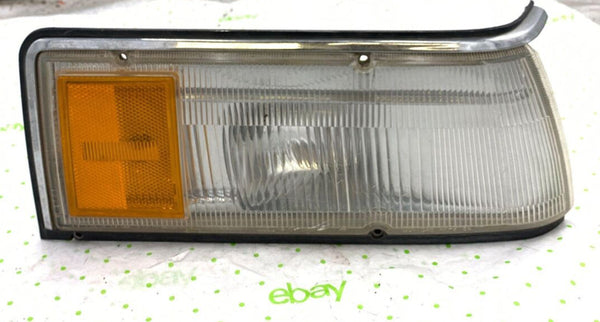 85 86 NISSAN MAXIMA Front Lamp Right passenger side