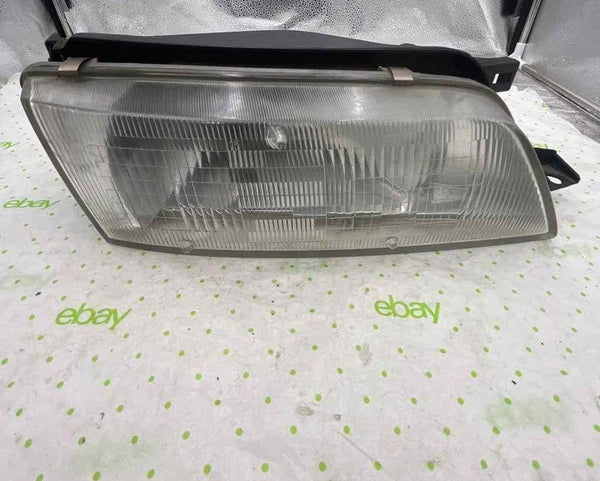 95 96 99 NISSAN MAXIMA Headlamp Assembly Right