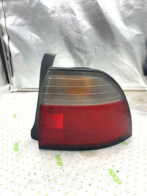 96 97 HONDA ACCORD Tail Light Assembly Right passenger side