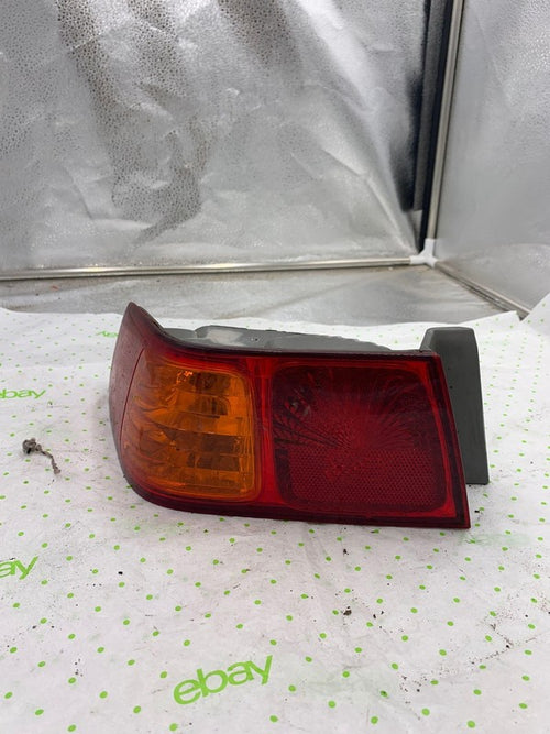 00 01 TOYOTA CAMRY Tail Light Assembly Left driver side