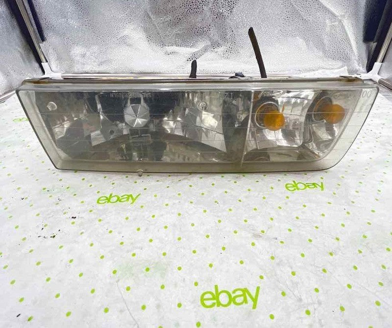 95 96 97 LINCOLN & TOWN CAR Headlamp Assembly Left