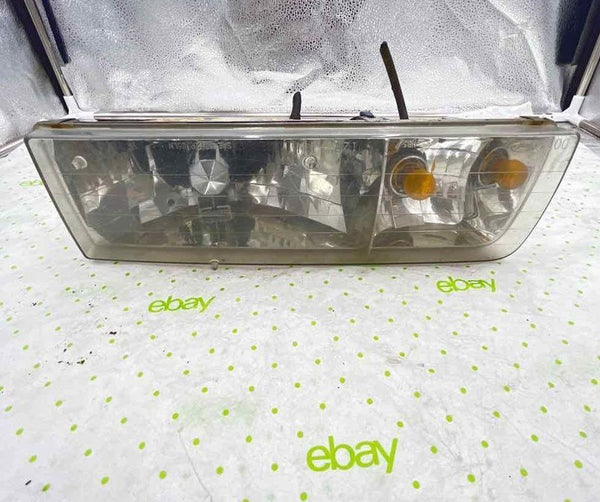 95 96 97 LINCOLN & TOWN CAR Headlamp Assembly Left