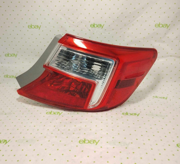 02 03 04 TOYOTA CAMRY Tail Light Assembly Right