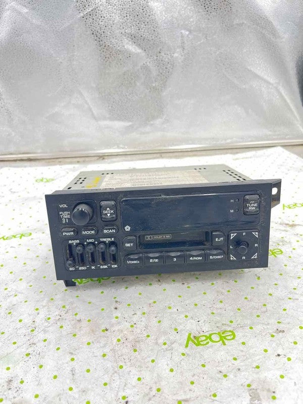 01 02 MAZDA 626 Radio